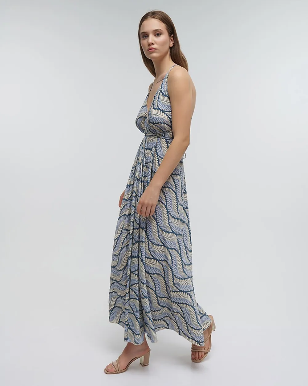 ΦΟΡΕΜΑ ΜΑΚΡΥ ΕΞΩΠΛΑΤΟ ''ΦΥΛΛΟ'' ΜΠΛΕ ΜΕ ΧΡΥΣΕΣ ΛΕΠΤΟΜΕΡΕΙΕΣ ONE SIZE (100% RAYON)