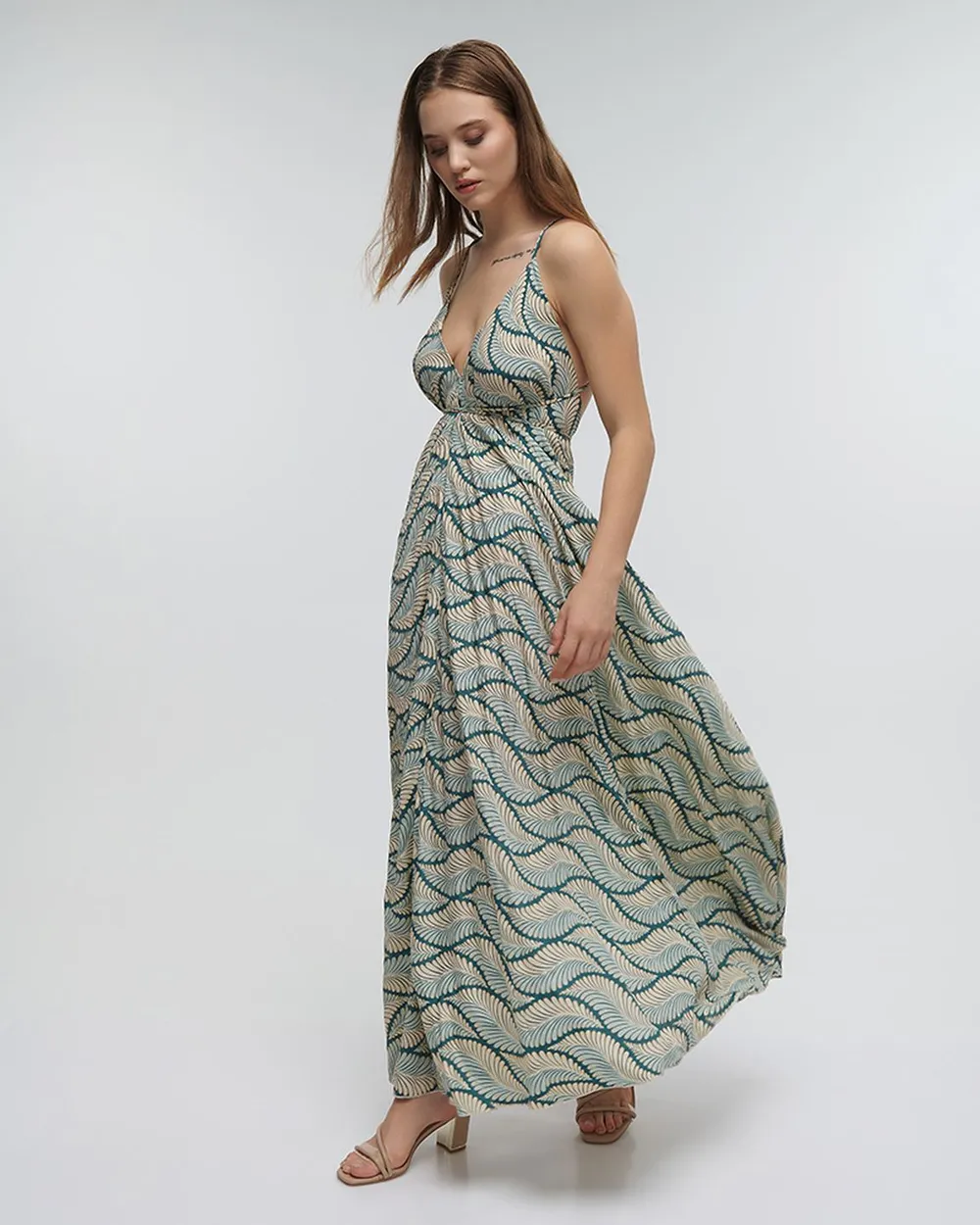 ΦΟΡΕΜΑ ΜΑΚΡΥ ΕΞΩΠΛΑΤΟ ''ΦΥΛΛΟ'' ΠΡΑΣΙΝΟ ΜΕ ΧΡΥΣΕΣ ΛΕΠΤΟΜΕΡΕΙΕΣ ONE SIZE (100%RAYON)