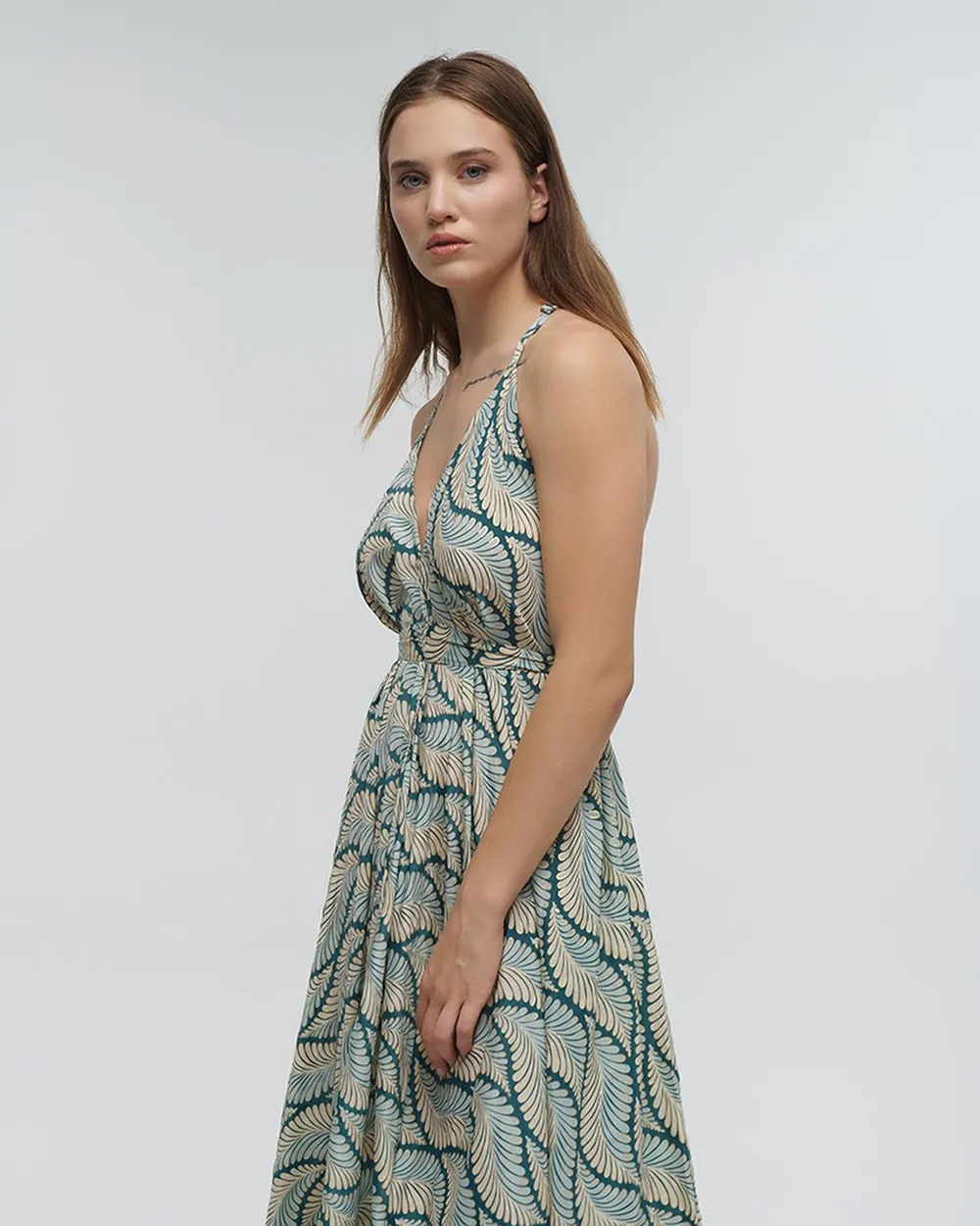 ΦΟΡΕΜΑ ΜΑΚΡΥ ΜΕ ΤΙΡΑΝΤΕΣ ''ΦΥΛΛΟ'' ΠΡΑΣΙΝΟ ΜΕ ΧΡΥΣΕΣ ΛΕΠΤΟΜΕΡΕΙΕΣ ONE SIZE (100%RAYON)