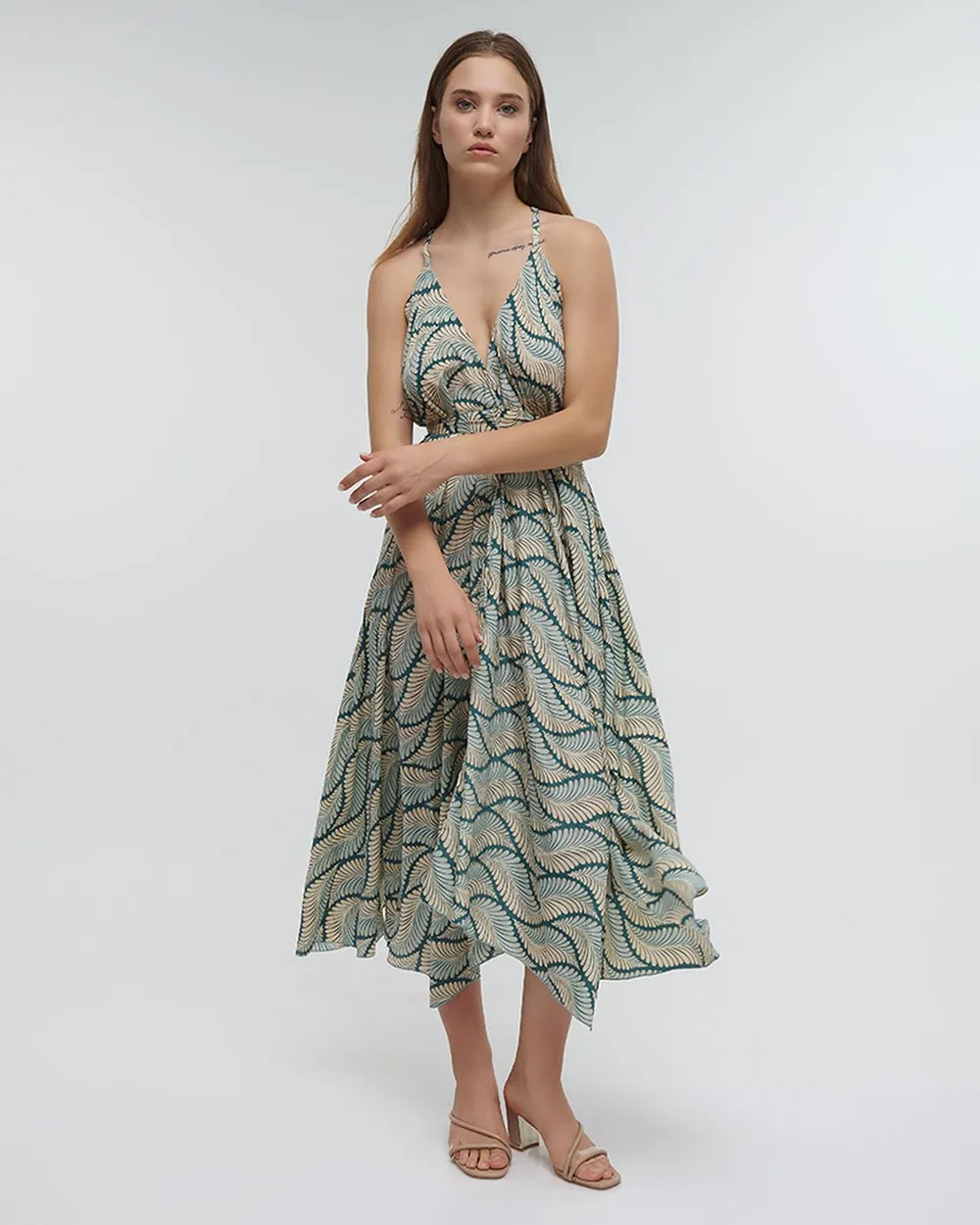 ΦΟΡΕΜΑ ΜΑΚΡΥ ΜΕ ΤΙΡΑΝΤΕΣ ''ΦΥΛΛΟ'' ΠΡΑΣΙΝΟ ΜΕ ΧΡΥΣΕΣ ΛΕΠΤΟΜΕΡΕΙΕΣ ONE SIZE (100%RAYON)