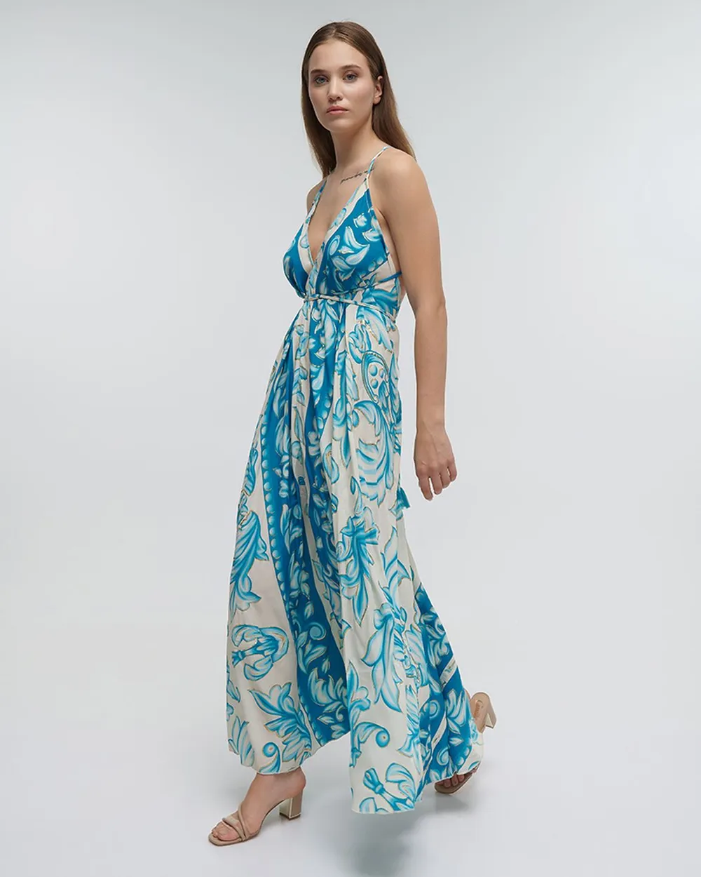 ΦΟΡΕΜΑ ΜΑΚΡΥ ΕΞΩΠΛΑΤΟ ΤΙΡΚΟΥΑΖ ΜΕ ΧΡΥΣΕΣ ΛΕΠΤΟΜΕΡΕΙΕΣ ONE SIZE (100% RAYON)