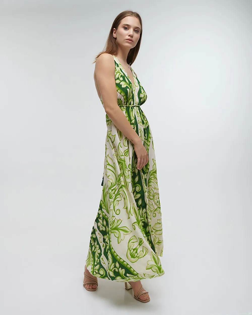 ΦΟΡΕΜΑ ΜΑΚΡΥ ΕΞΩΠΛΑΤΟ ΠΡΑΣΙΝΟ ΜΕ ΧΡΥΣΕΣ ΛΕΠΤΟΜΕΡΕΙΕΣ ONE SIZE (100%RAYON)