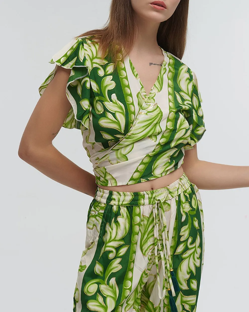 ΤΟΠ ΚΟΝΤΟ ΔΕΤΟ ΠΡΑΣΙΝΟ ΜΕ ΧΡΥΣΕΣ ΛΕΠΤΟΜΕΡΕΙΕΣ ONE SIZE (100%RAYON)