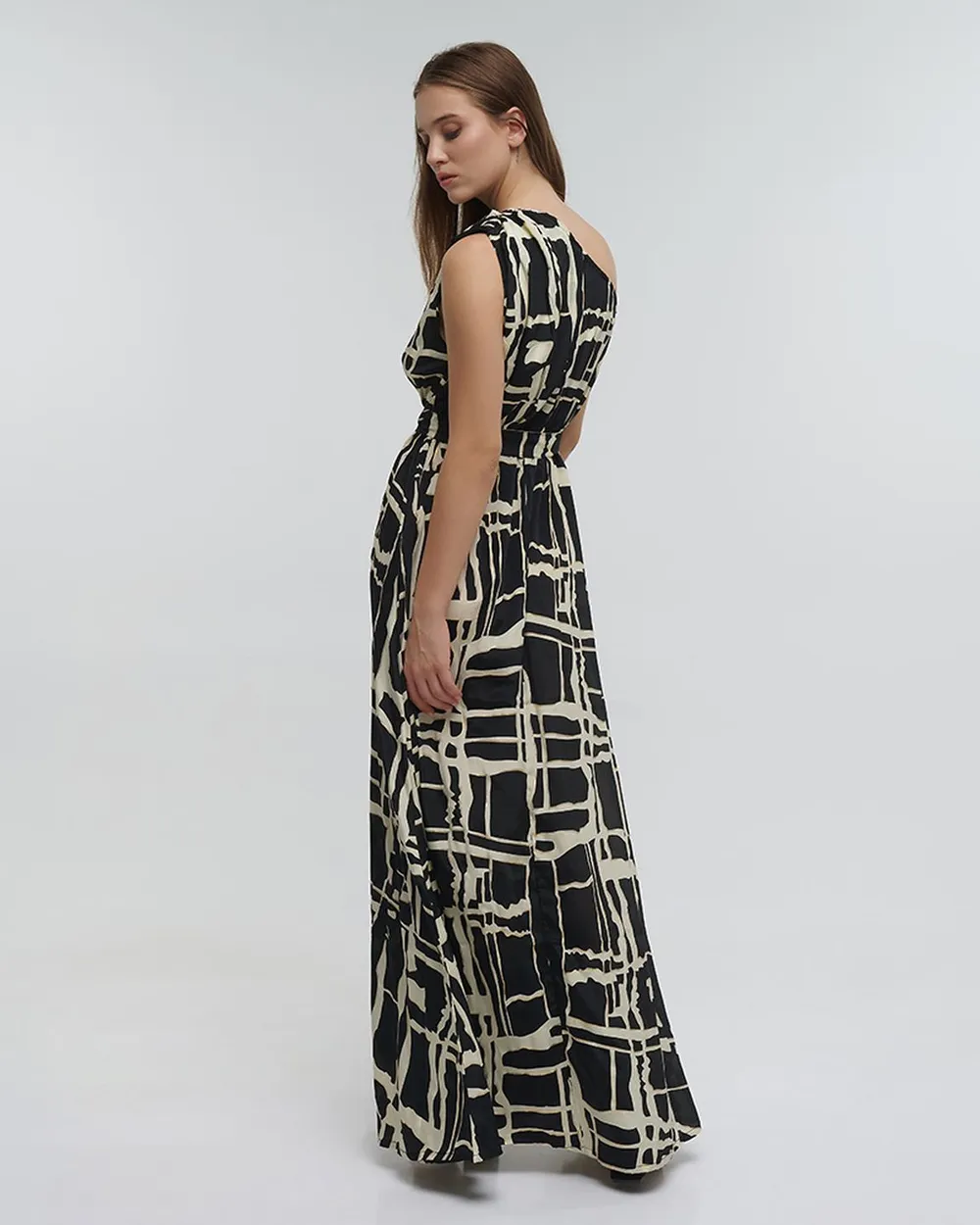 ΦΟΡΕΜΑ ΜΑΚΡΥ ΜΕ 1 ΩΜΟ ”BLOCKS” ΜΑΥΡΟ ΜΕ ΧΡΥΣΕΣ ΛΕΠΤΟΜΕΡΕΙΕΣ ONE SIZE (100% CREPE)