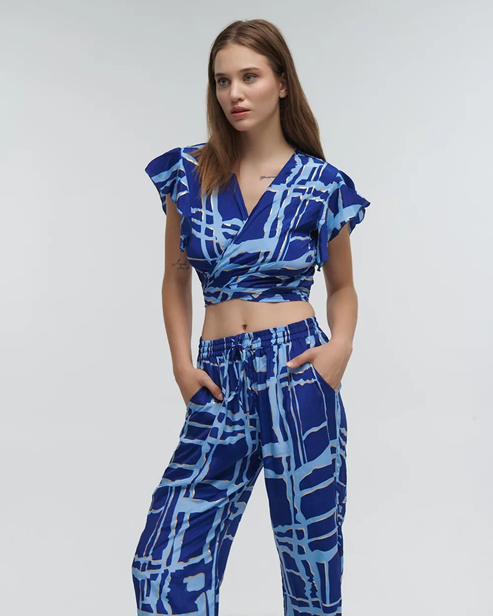 ΤΟΠ ΚΟΝΤΟ ΔΕΤΟ ''BLOCKS'' ΜΠΛΕ ΜΕ ΧΡΥΣΕΣ ΛΕΠΤΟΜΕΡΕΙΕΣ ONE SIZE (100% CREPE)