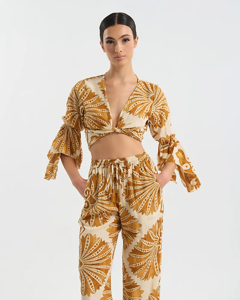 ΤΟΠ ΚΟΝΤΟ ΔΕΤΟ ΣΕ ΕΚΡΟΎ ΧΡΩΜΑ ΜΕ ΧΡΥΣΕΣ ΛΕΠΤΟΜΕΡΕΙΕΣ ONE SIZE  (60% SILK 40% POLYESTER)