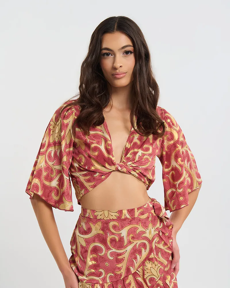 ΚΟΝΤΟ ΤΟΠ 3/4 ΔΕΤΟ ΣΕ ΚΟΚΚΙΝΟ ΧΡΩΜΑ ΜΕ ΧΡΥΣΕΣ ΛΕΠΤΟΜΕΡΕΙΕΣ ONE SIZE (60% SILK 40% POLYESTER) ΚΟΝΤΟ ΤΟΠ 3/4 ΔΕΤΟ ΣΕ ΚΟΚΚΙΝΟ ΧΡΩΜΑ ΜΕ ΧΡΥΣΕΣ ΛΕΠΤΟΜΕΡΕΙΕΣ ONE SIZE (60% SILK 40% POLYESTER)