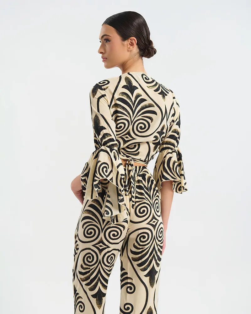 ΤΟΠ ΚΟΝΤΟ ΔΕΤΟ ΕΚΡΟΎ ΜΕ ΜΑΥΡΕΣ/ΧΡΥΣΕΣ ΛΕΠΤΟΜΕΡΕΙΕΣ ONE SIZE (60% SILK 40% POLYESTER) ΤΟΠ ΚΟΝΤΟ ΔΕΤΟ ΕΚΡΟΎ ΜΕ ΜΑΥΡΕΣ/ΧΡΥΣΕΣ ΛΕΠΤΟΜΕΡΕΙΕΣ ONE SIZE (60% SILK 40% POLYESTER)