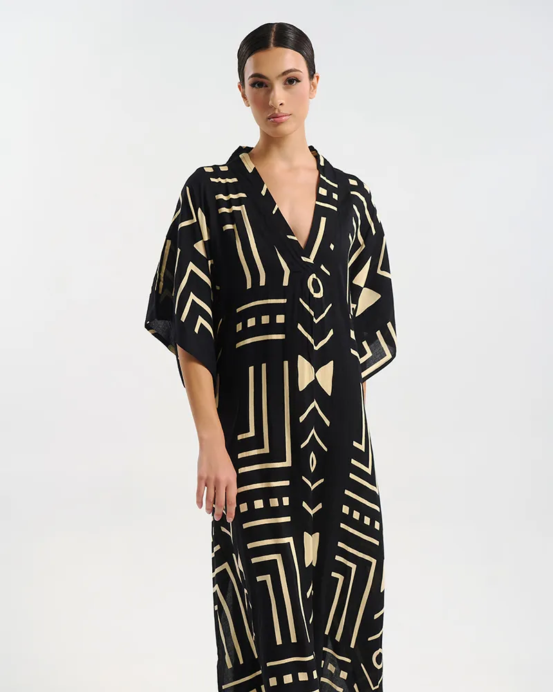 ΦΟΡΕΜΑ ΜΑΚΡΥ ΚΟΝΤΟΜΑΝΙΚΟ ΜΑΥΡΟ ΜΕ ΓΕΩΜΕΤΡΙΚΑ ΣΧΕΔΙΑ ONE SIZE (100% RAYON)