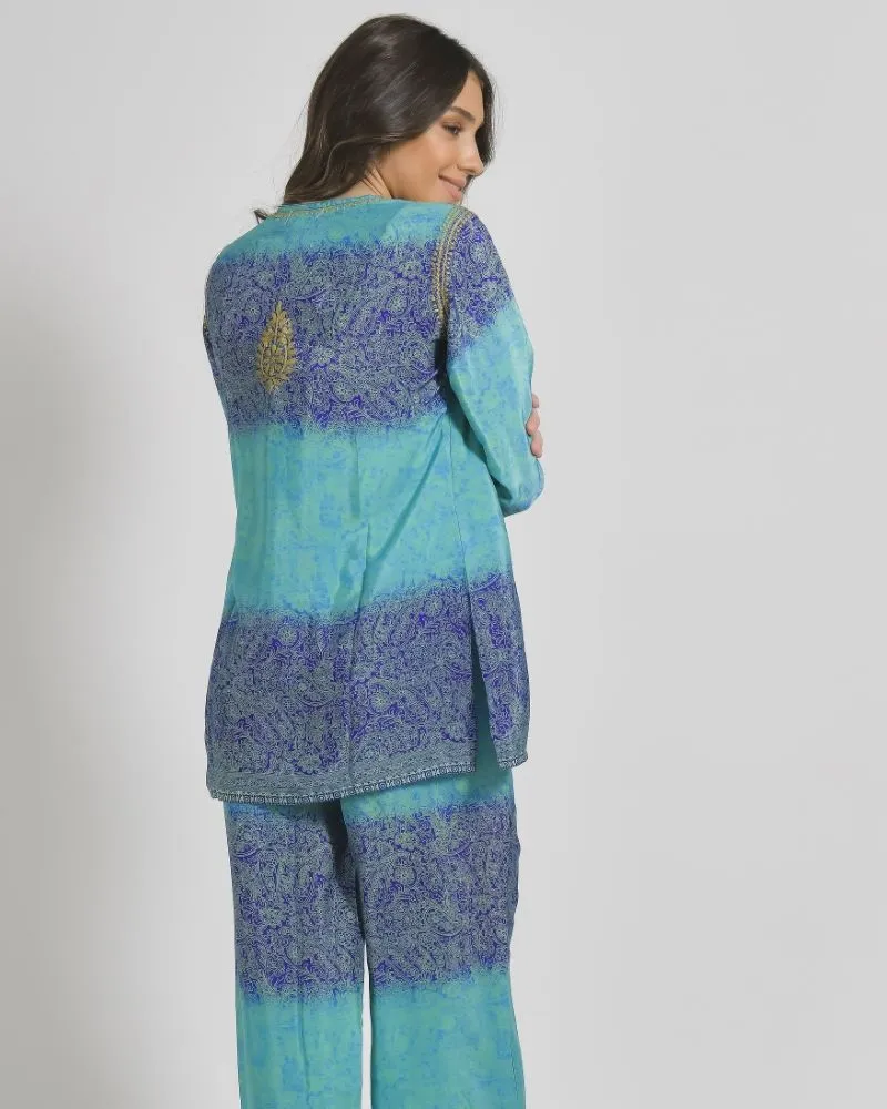 TUNIC/ΚΑΦΤΑΝΙ ΣΕ ΜΠΛΕ/ΠΡΑΣΙΝΟ ΧΡΩΜΑ ΜΕ ΣΧΕΔΙΑ ΚΑΙ ΚΟΥΜΠΙΑ ΜΑΚΡΥ ΜΑΝΙΚΙ S/M (28%SILK / 72% CREPE)