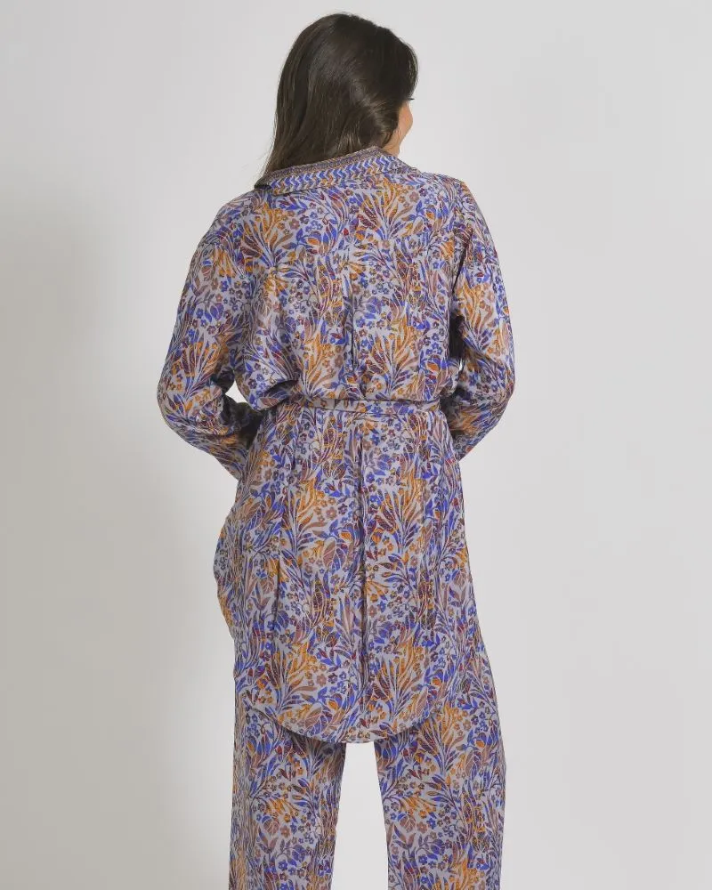 ΠΟΥΚΑΜΙΣΑ ΜΕ ΖΩΝΗ ΣΕ ΜΠΛΕ/ΠΟΡΤΟΚΑΛΙ ΧΡΩΜΑ ΜΕ ΣΧΕΔΙΑ ΜΑΚΡΥ ΜΑΝΙΚΙ S/M (28%SILK / 72% CREPE)