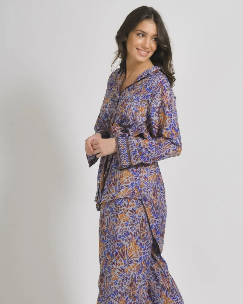 ΠΟΥΚΑΜΙΣΑ ΜΕ ΖΩΝΗ ΣΕ ΜΠΛΕ/ΠΟΡΤΟΚΑΛΙ ΧΡΩΜΑ ΜΕ ΣΧΕΔΙΑ ΜΑΚΡΥ ΜΑΝΙΚΙ S/M (28%SILK / 72% CREPE)