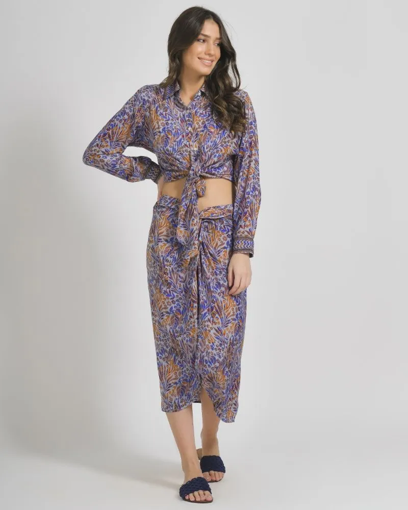 ΠΟΥΚΑΜΙΣΟ ΚΟΝΤΟ ΜΕ ΔΕΣΙΜΟ ΣΕ ΜΠΛΕ/ΠΟΡΤΟΚΑΛΙ ΧΡΩΜΑ ΜΕ ΣΧΕΔΙΑ ΜΑΚΡΥ ΜΑΝΙΚΙ M/L (28%SILK /72% CREPE)