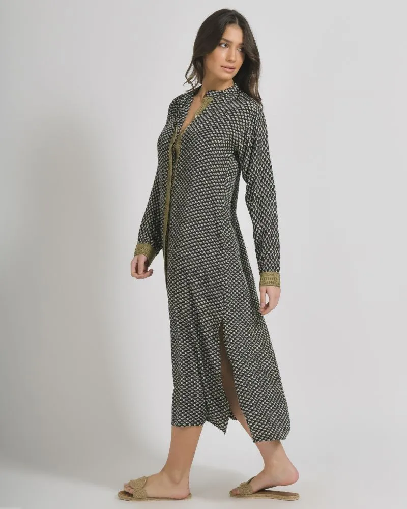 ΠΟΥΚΑΜΙΣΑ ΜΑΚΡΙΑ ΣΕ ΜΑΥΡΟ/ΜΠΕΖ ΧΡΩΜΑ ΜΕ ΣΧΕΔΙΑ ΚΑΙ ΚΟΥΜΠΙΑ ΜΑΚΡΥ ΜΑΝΙΚΙ S/M (28%SILK / 72%CREPE)