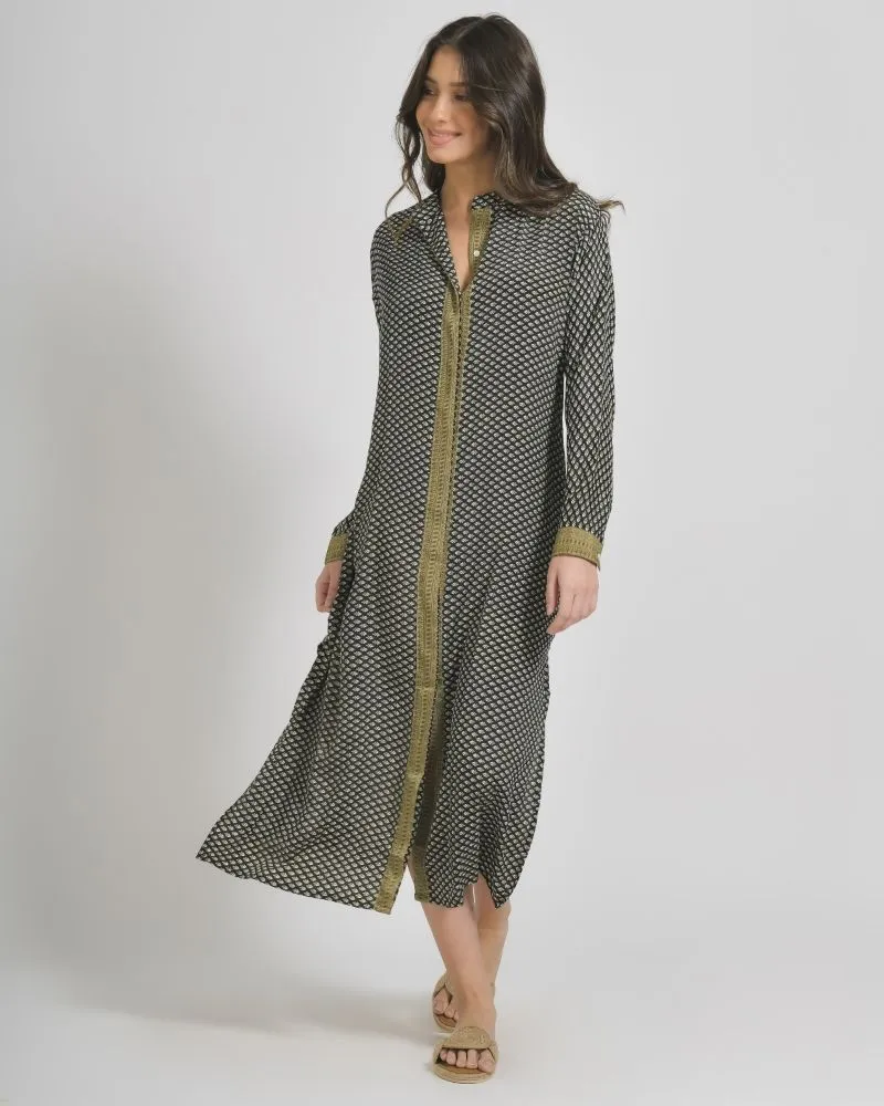 ΠΟΥΚΑΜΙΣΑ ΜΑΚΡΙΑ ΣΕ ΜΑΥΡΟ/ΜΠΕΖ ΧΡΩΜΑ ΜΕ ΣΧΕΔΙΑ ΚΑΙ ΚΟΥΜΠΙΑ ΜΑΚΡΥ ΜΑΝΙΚΙ M/L (28%SILK / 72%CREPE)