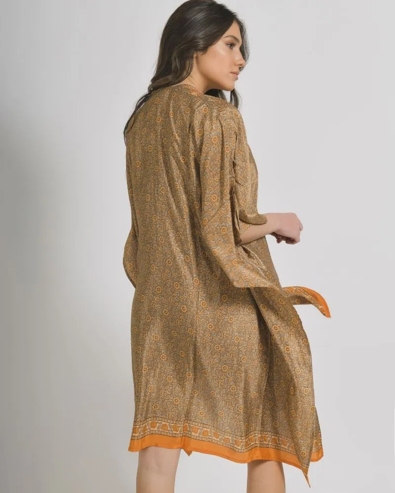 ΚΙΜΟΝΟ ΣΕ ΠΟΡΤΟΚΑΛΙ ΧΡΩΜΑ ΜΕ ΣΧΕΔΙΑ ΜΑΚΡΥ ΜΑΝΙΚΙ ONE SIZE (28%SILK / 72%CREPE) ΚΙΜΟΝΟ ΣΕ ΠΟΡΤΟΚΑΛΙ ΧΡΩΜΑ ΜΕ ΣΧΕΔΙΑ ΜΑΚΡΥ ΜΑΝΙΚΙ ONE SIZE (28%SILK / 72%CREPE)