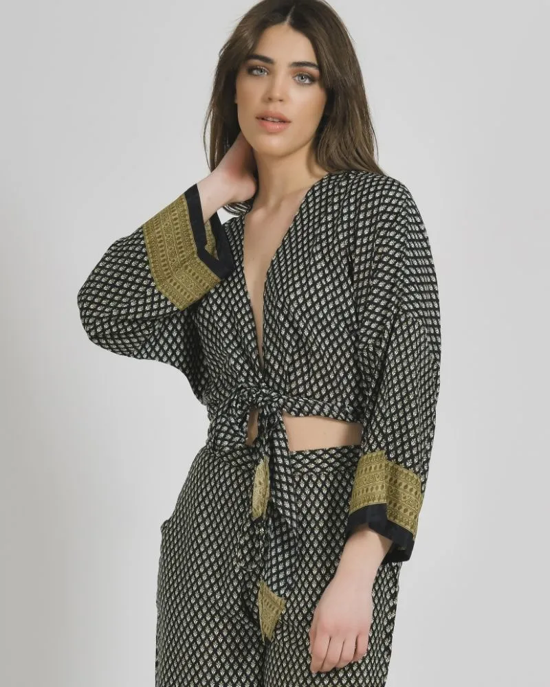 ΤΟΠ ΚΟΝΤΟ ΜΕ ΔΕΣΙΜΟ ΕΜΠΡΙΜΕ ΣΕ ΜΑΥΡΟ/ΜΠΕΖ ΧΡΩΜΑ ONE SIZE (28%SILK / 72%CREPE) ΤΟΠ ΚΟΝΤΟ ΜΕ ΔΕΣΙΜΟ ΕΜΠΡΙΜΕ ΣΕ ΜΑΥΡΟ/ΜΠΕΖ ΧΡΩΜΑ ONE SIZE (28%SILK / 72%CREPE)