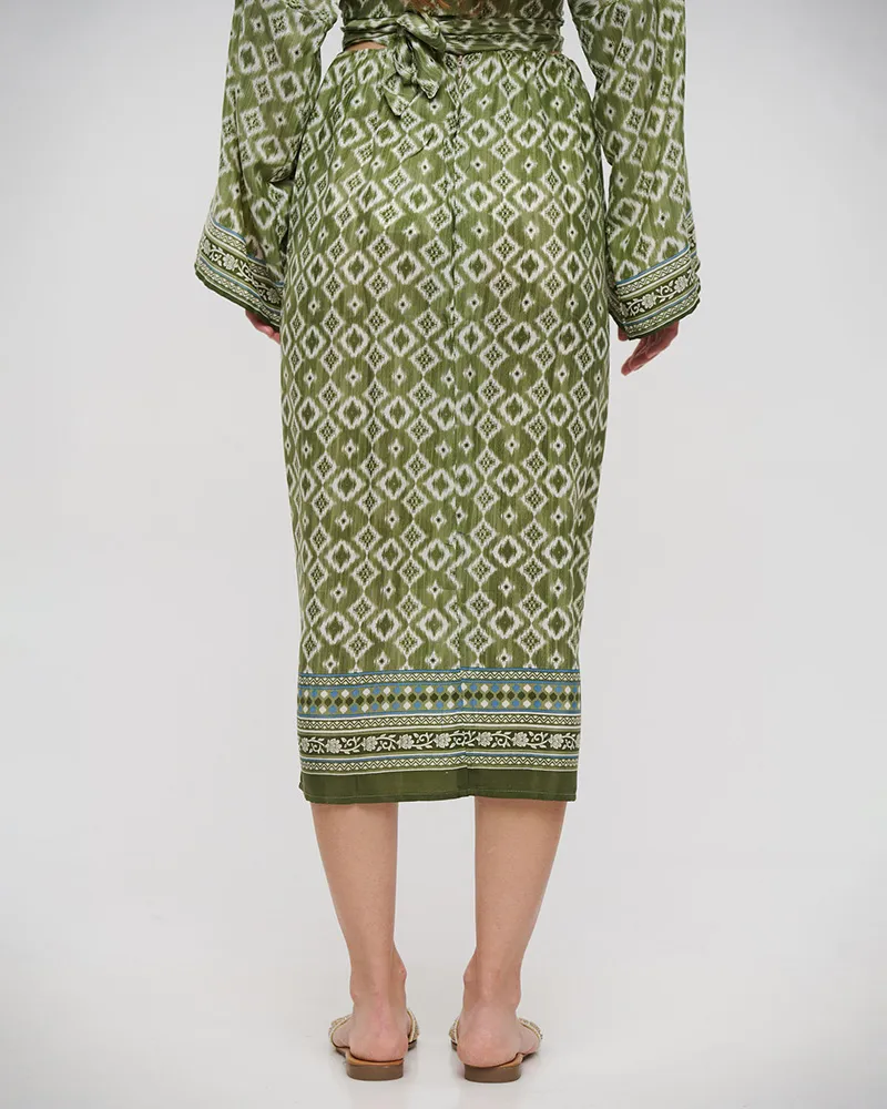 ΦΟΥΣΤΑ ΜΕ ΑΝΟΙΓΜΑ ΣΕ ΠΡΑΣΙΝΟ ΧΡΩΜΑ ΜΕ ΣΧΕΔΙΑ S/M (28%SILK / 72%CREPE)