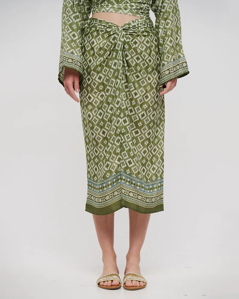 ΦΟΥΣΤΑ ΜΕ ΑΝΟΙΓΜΑ ΣΕ ΠΡΑΣΙΝΟ ΧΡΩΜΑ ΜΕ ΣΧΕΔΙΑ S/M (28%SILK / 72%CREPE)