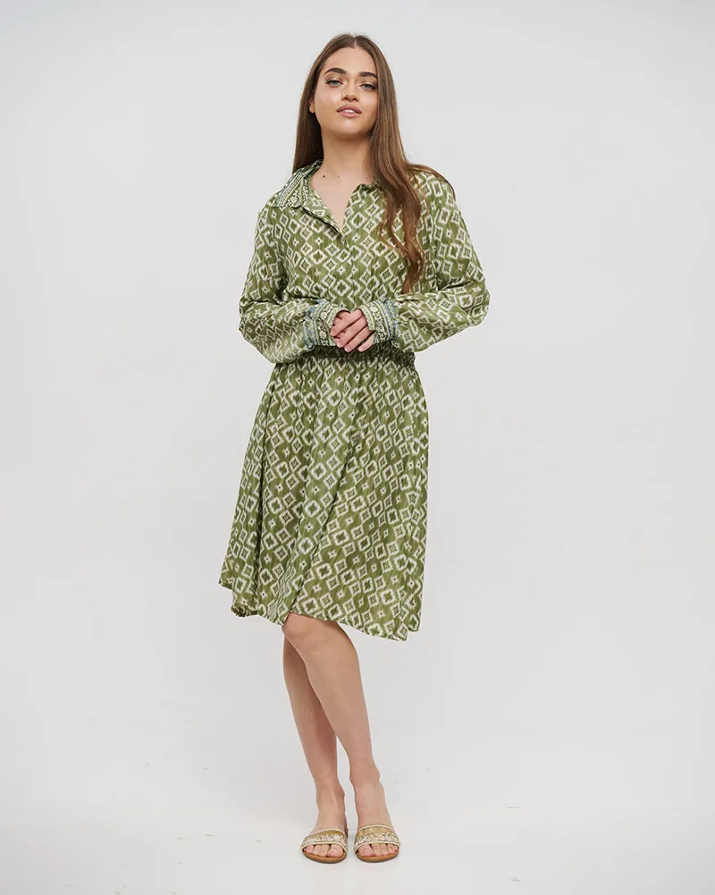 ΦΟΡΕΜΑ ΚΟΝΤΟ ΜΕ ΜΑΚΡΥ ΜΑΝΙΚΙ ΣΕ ΠΡΑΣΙΝΟ ΧΡΩΜΑ ΜΕ ΣΧΕΔΙΑ S/M (28%SILK / 72%CREPE)