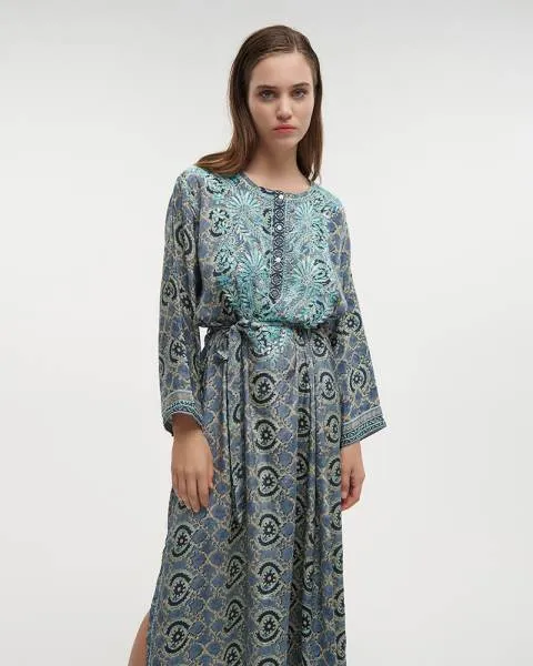 ΦΟΡΕΜΑ ΜΑΚΡΥ ΕΜΠΡΙΜΕ ΣΕ ΜΠΛΕ ΧΡΩΜΑ S/M (28%SILK / 72% POLYESTER)