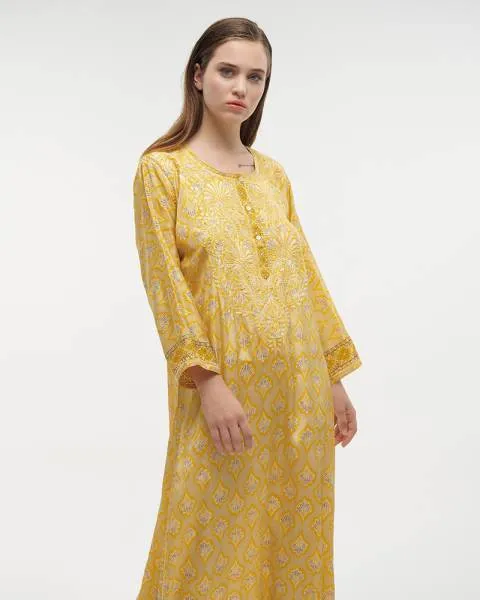 ΦΟΡΕΜΑ ΜΑΚΡΥ ΕΜΠΡΙΜΕ ΣΕ ΚΙΤΡΙΝΟ ΧΡΩΜΑ L/XL (28%SILK / 72% POLYESTER)