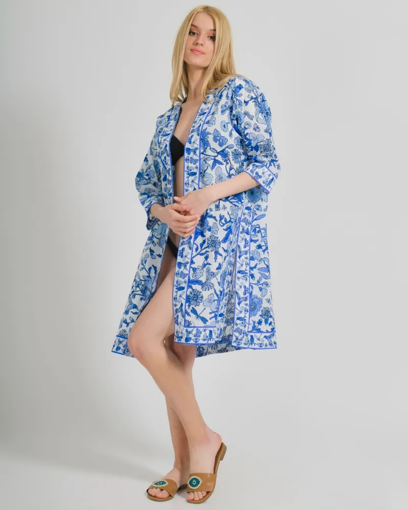 ΚΙΜΟΝΟ ΜΕ ΜΑΚΡΥ ΜΑΝΙΚΙ ΛΕΥΚΟ/ ΜΠΛΕ ΜΕ ΣΧΕΔΙΑ ΟΝΕ SIZE (100% COTTON)