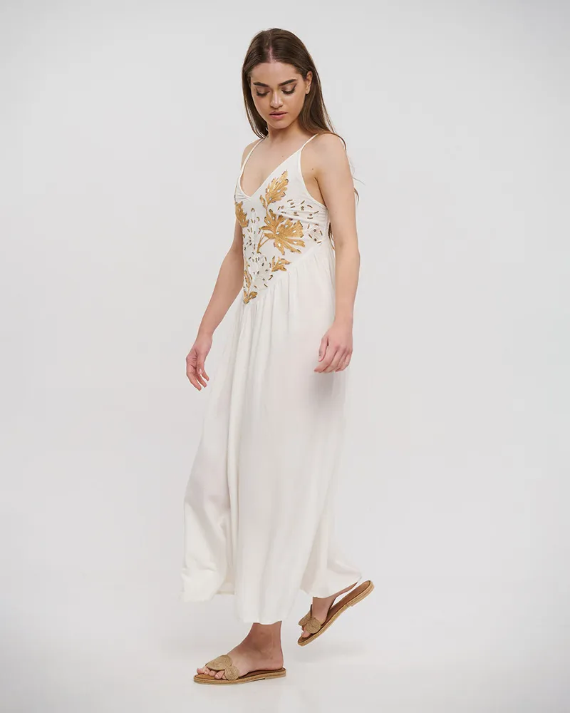 ΦΟΡΕΜΑ ΜΑΚΡΥ ΑΜΑΝΙΚΟ ΣΕ ΛΕΥΚΟ ΧΡΩΜΑ ΜΕ ΧΡΥΣΕΣ ΛΕΠΤΟΜΕΡΕΙΕΣ ONE SIZE (100% RAYON)