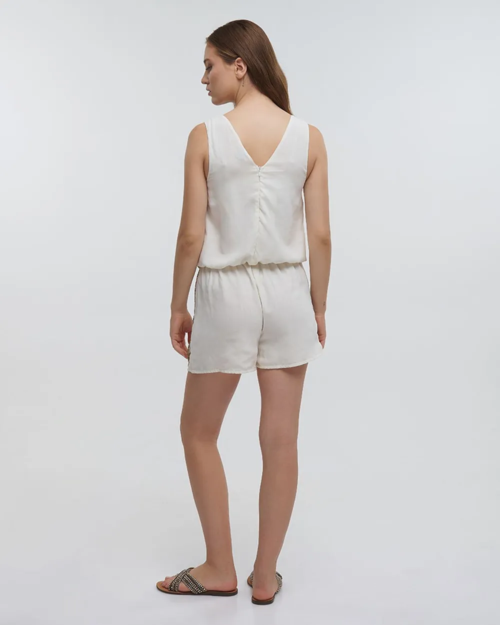 ΟΛΟΣΩΜΗ ΦΟΡΜΑ ΚΟΝΤΗ ΛΕΥΚΗ ΜΕ ΧΡΥΣΕΣ ΛΕΠΤΟΜΕΡΕΙΕΣ (100% POLYESTER ) ΟΛΟΣΩΜΗ ΦΟΡΜΑ ΚΟΝΤΗ ΛΕΥΚΗ ΜΕ ΧΡΥΣΕΣ ΛΕΠΤΟΜΕΡΕΙΕΣ (100% POLYESTER )