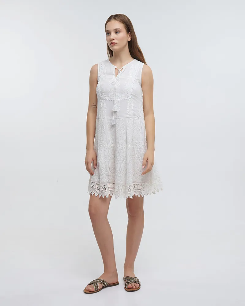 ΦΟΡΕΜΑ ΜΑΚΡΥ ΜΕ ΚΟΝΤΟ ΜΑΝΙΚΙ ΛΕΥΚΟ (100% VISCOSE GEORGET)