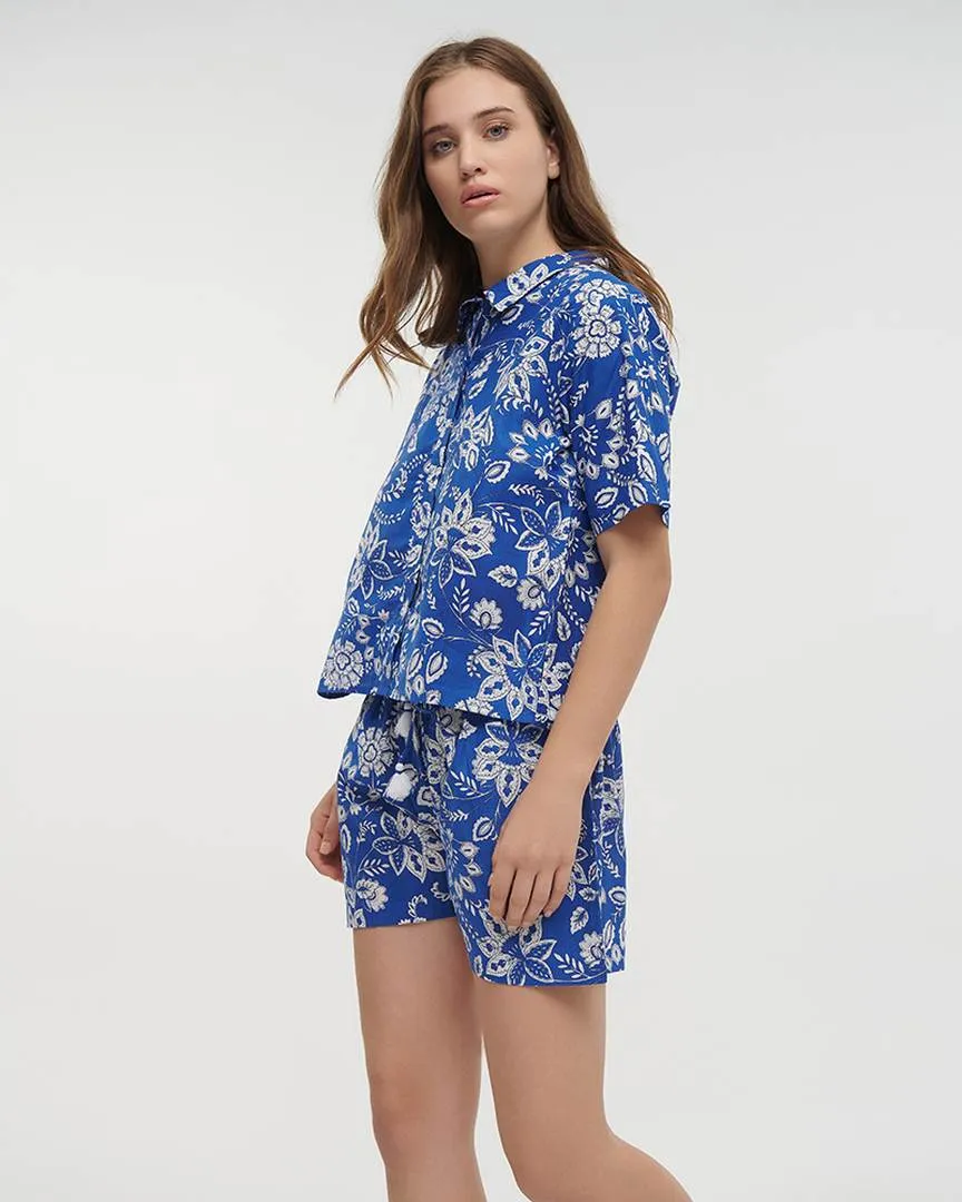 S/2 ΠΟΥΚΑΜΙΣΟ ΚΑΙ ΣΟΡΤΣΑΚΙ ΣΕ ΜΠΛΕ ΧΡΩΜΑ ΜΕ ΛΕΥΚΕΣ ΛΕΠΤΟΜΕΡΕΙΕΣ ONE SIZE (100% COTTON)