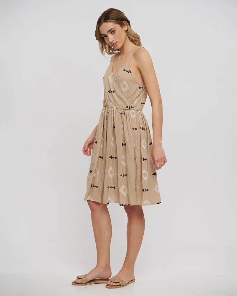 ΦΟΡΕΜΑ ΚΟΝΤΟ ΑΜΑΝΙΚΟ ΜΠΕΖ ΜΕ ΚΕΝΤΗΤΕΣ ΛΕΠΤΟΜΕΡΕΙΕΣ ONE SIZE ( 100% COTTON)