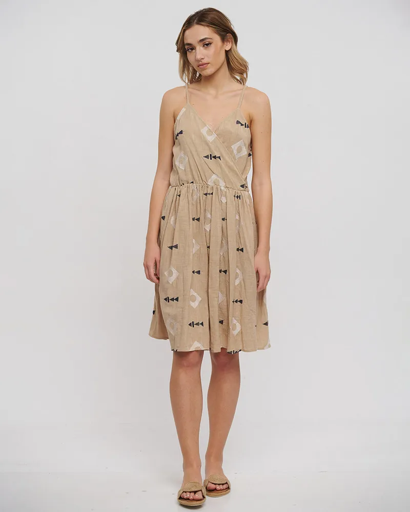 ΦΟΡΕΜΑ ΚΟΝΤΟ ΑΜΑΝΙΚΟ ΜΠΕΖ ΜΕ ΚΕΝΤΗΤΕΣ ΛΕΠΤΟΜΕΡΕΙΕΣ ONE SIZE ( 100% COTTON)