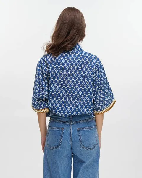 ΠΟΥΚΑΜΙΣΟ ΚΟΝΤΟΜΑΝΙΚΟ ΜΠΛΕ ΜΕ ΛΕΥΚΕΣ/ΜΟΥΣΤΑΡΔΙ ΛΕΠΤΟΜΕΡΕΙΕΣ L/XL (100% COTTON)