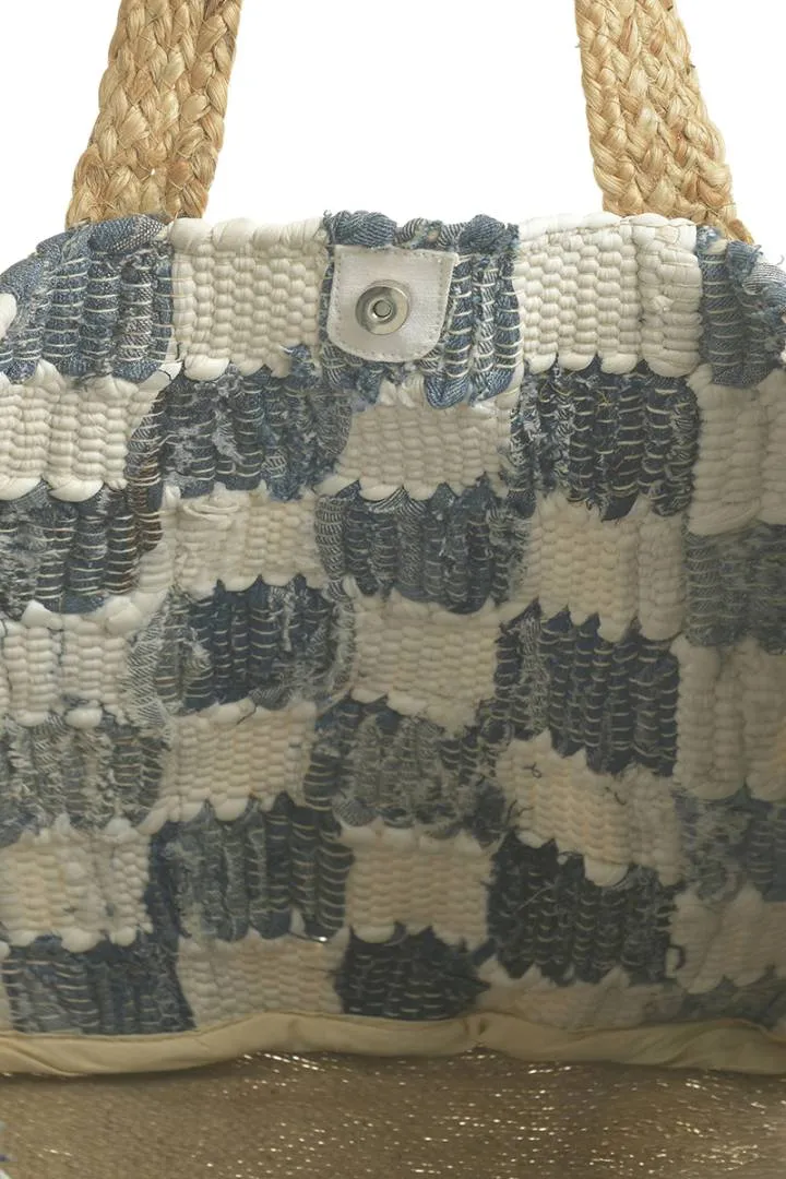 ΤΣΑΝΤΑ ΑΠΟ ΓΙΟΥΤΑ ΜΠΛΕ/ΑΣΠΡΗ 60×40 (70%COTTON 30%JUTE)