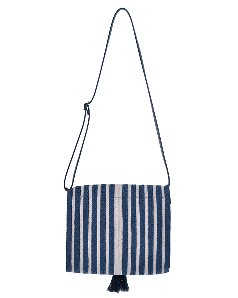 ΤΣΑΝΤΑΚΙ ΨΑΘΙΝΟ ΜΠΛΕ/ΕΚΡΟΥ ΜΕ ΡΙΓΕΣ 26Χ8Χ21