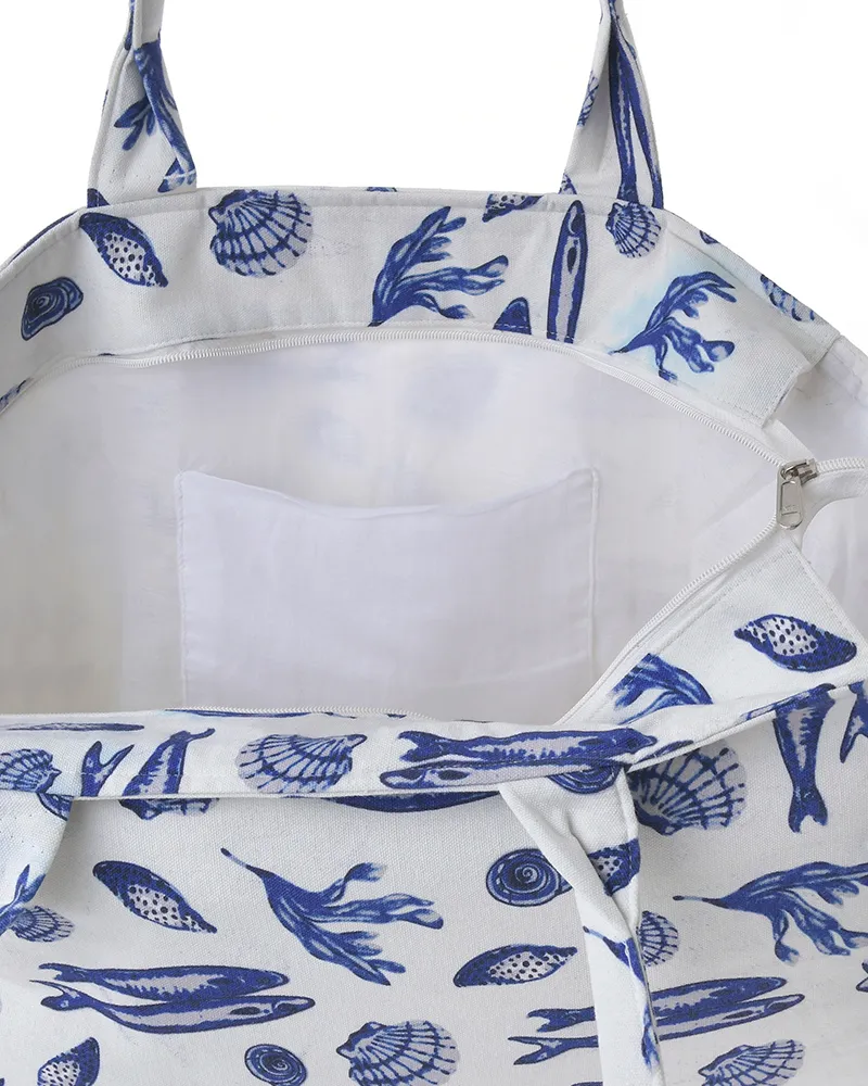 ΤΣΑΝΤΑ ΥΦΑΣΜΑΤΙΝΗ ΛΕΥΚΗ ΜΕ ΜΠΛΕ ΨΑΡΙΑ ΚΑΙ ΚΟΧΥΛΙΑ 42X35X20 (100% COTTON)