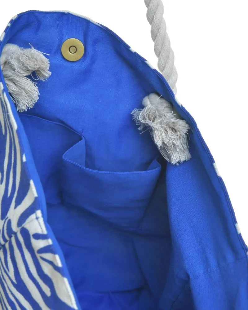 ΤΣΑΝΤΑ ΥΦΑΣΜΑΤΙΝH ΜΠΛΕ ΜΕ ΛΕΥΚΑ ΣΧΕΔΙΑ 43X12X42/65 (50%COTTON 50% POLYESTER)