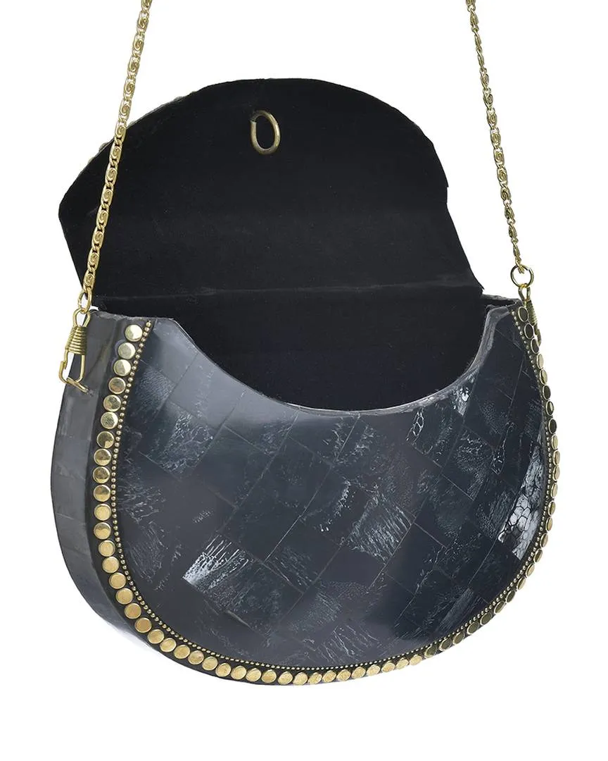 ΤΣΑΝΤΑΚΙ ΜΕΤΑΛΛΙΚΟ ΜΑΥΡΟ ΜΕ ΧΡΥΣΕΣ ΛΕΠΤΟΜΕΡΕΙΕΣ ΚΑΙ ΑΛΥΣΙΔΑ