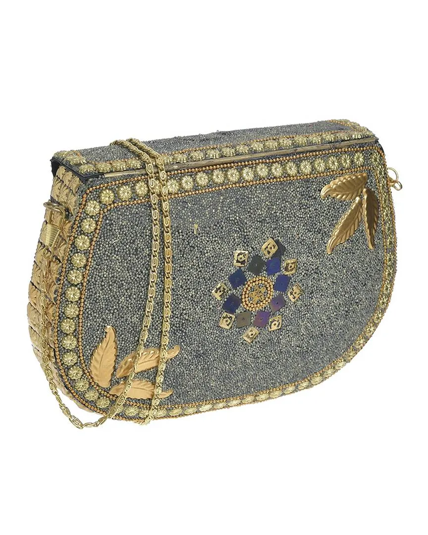 ΤΣΑΝΤΑΚΙ ΜΕΤΑΛΛΙΚΟ ΜΕ ΧΡΥΣΕΣ ΛΕΠΤΟΜΕΡΕΙΕΣ ΚΑΙ ΑΛΥΣΙΔΑ ΤΣΑΝΤΑΚΙ ΜΕΤΑΛΛΙΚΟ ΜΕ ΧΡΥΣΕΣ ΛΕΠΤΟΜΕΡΕΙΕΣ ΚΑΙ ΑΛΥΣΙΔΑ