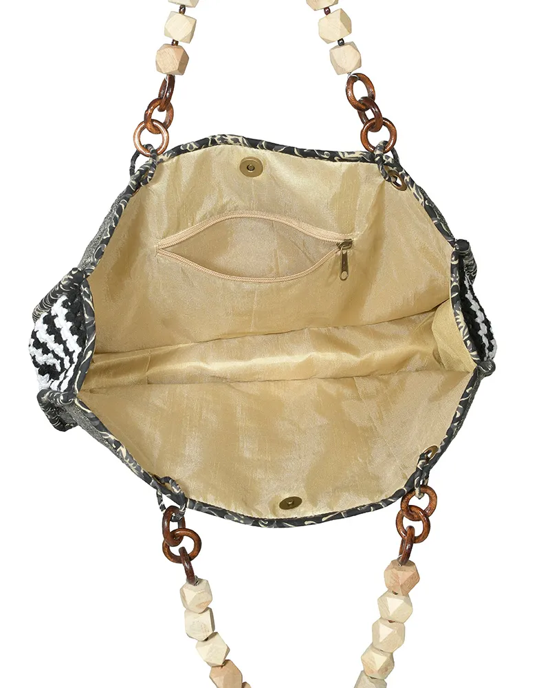 ΤΣΑΝΤΑ ΥΦΑΣΜΑΤΙΝΗ ΜΑΥΡΗ ΜΕ ΧΡΥΣΕΣ/ΛΕΥΚΕΣ ΛΕΠΤΟΜΕΡΕΙΕΣ 40X11X26/46 (100% COTTON)