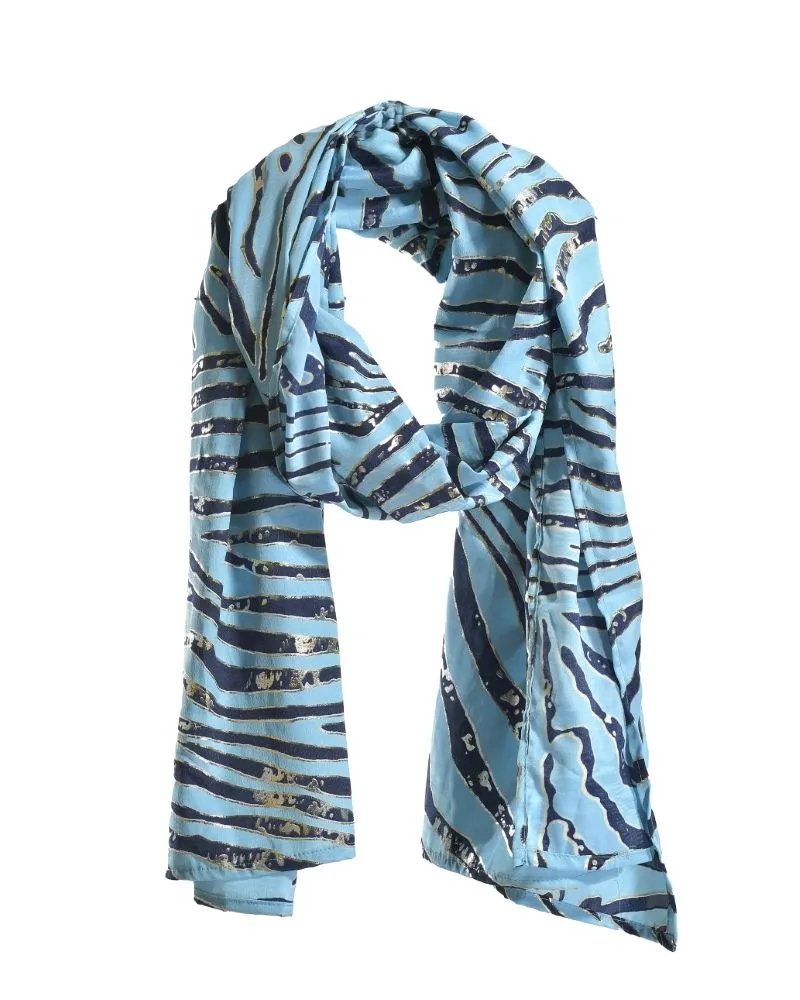 ΦΟΥΛΑΡΙ ΜΠΛΕ ”ΖΕΒΡΕ” ΜΕ ΑΣΗΜΙ/ΧΡΥΣΕΣ ΛΕΠΤΟΜΕΡΕΙΕΣ 180X60 (100% CREPE) ΦΟΥΛΑΡΙ ΜΠΛΕ ”ΖΕΒΡΕ” ΜΕ ΑΣΗΜΙ/ΧΡΥΣΕΣ ΛΕΠΤΟΜΕΡΕΙΕΣ 180X60 (100% CREPE)