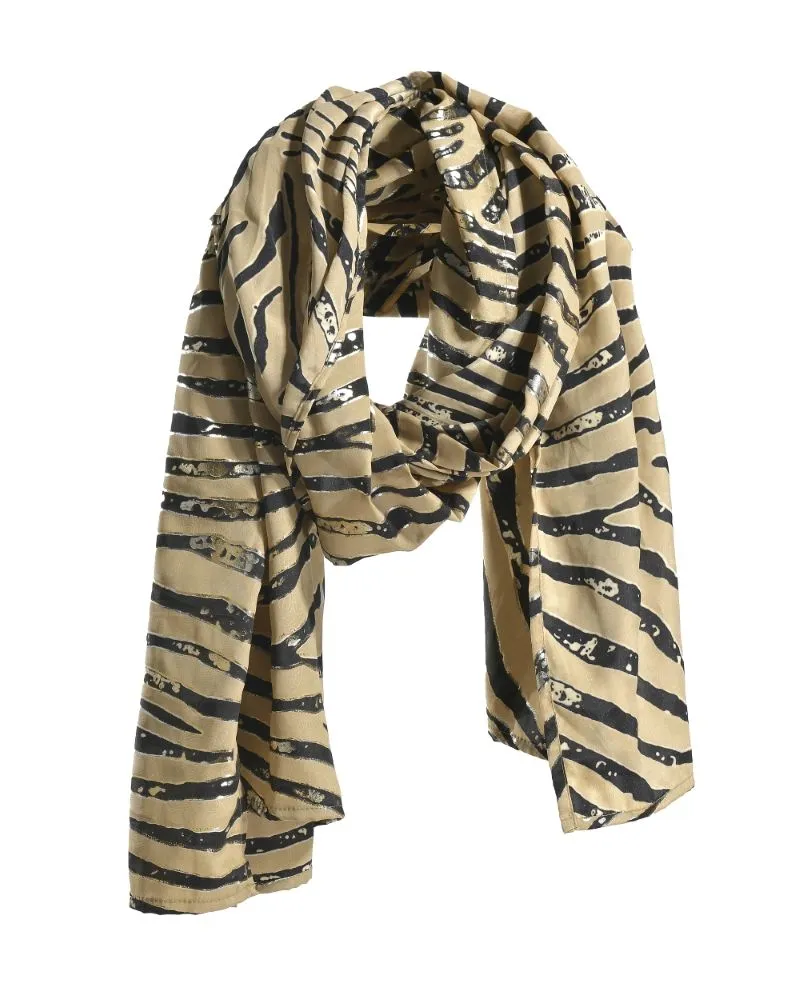 ΦΟΥΛΑΡΙ ΜΠΕΖ/ΜΑΥΡΟ ”ΖΕΒΡΕ” ΜΕ ΑΣΗΜΙ/ΧΡΥΣΕΣ ΛΕΠΤΟΜΕΡΕΙΕΣ 180X60 (100% CREPE) ΦΟΥΛΑΡΙ ΜΠΕΖ/ΜΑΥΡΟ ”ΖΕΒΡΕ” ΜΕ ΑΣΗΜΙ/ΧΡΥΣΕΣ ΛΕΠΤΟΜΕΡΕΙΕΣ 180X60 (100% CREPE)