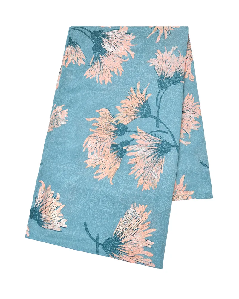 ΦΟΥΛΑΡΙ ΣΕ ΓΑΛΑΖΙΟ ΧΡΩΜΑ ΜΕ ΕΚΡΟΎ ΛΕΠΤΟΜΕΡΕΙΕΣ 180X60 (60% SILK 40% POLYESTER) ΦΟΥΛΑΡΙ ΣΕ ΓΑΛΑΖΙΟ ΧΡΩΜΑ ΜΕ ΕΚΡΟΎ ΛΕΠΤΟΜΕΡΕΙΕΣ 180X60 (60% SILK 40% POLYESTER)