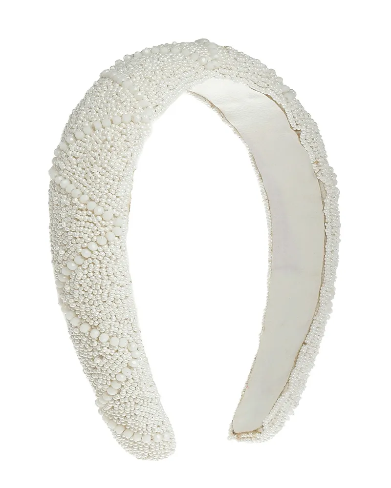 ΣΤΕΚΑ ΜΑΛΛΙΩΝ ΣΕ ΛΕΥΚΟ ΧΡΩΜΑ ΜΕ ΧΑΝΤΡΕΣ