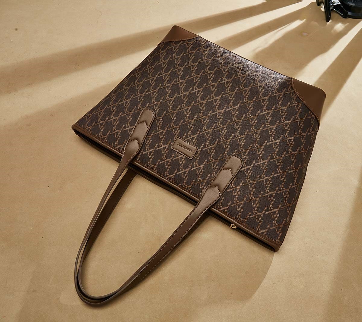 Γυναικεία Τσάντα PVC Χειρός Ώμου Laorentou 9161031L καφέ