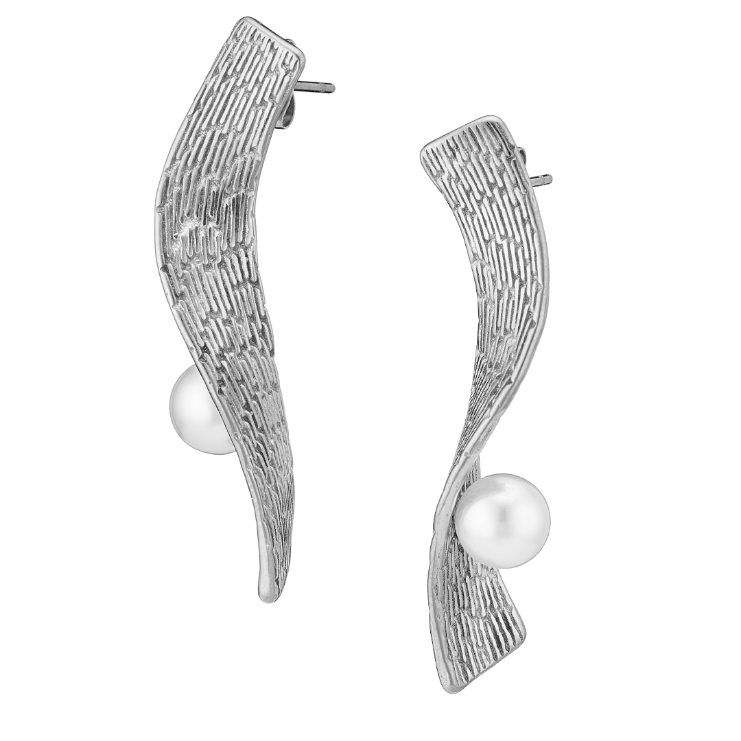 Sequoia γυναικεία ατσάλινα σε ασημί χρώμα σκουλαρίκια σε σχήμα S με μαργαριτάρι NE-02367 Sequoia γυναικεία ατσάλινα σε ασημί χρώμα σκουλαρίκια σε σχήμα S με μαργαριτάρι NE-02367