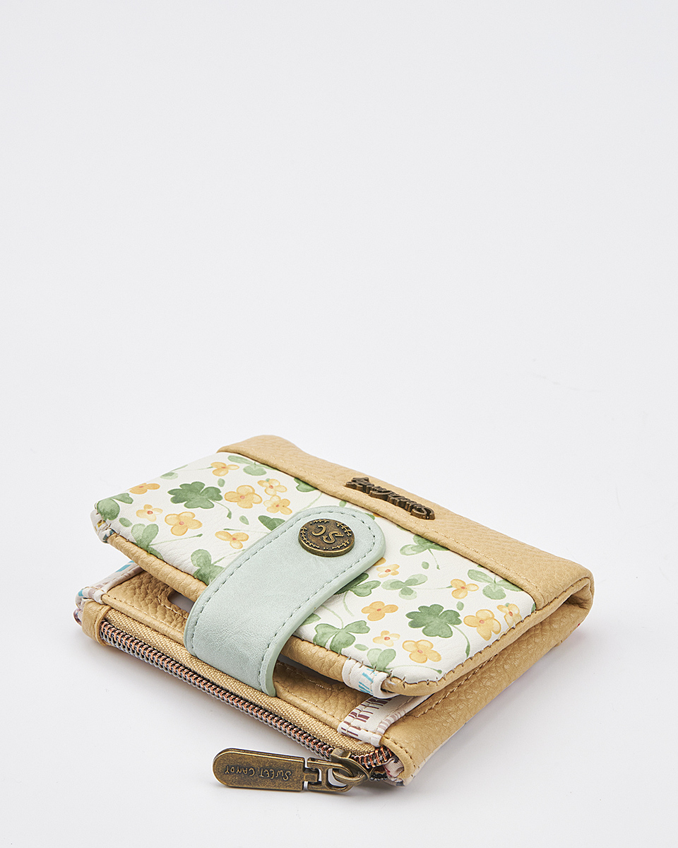 Sweet Candy Γυναικείο Πορτοφόλι με Floral Σχέδιο & Κλασική Διάταξη – Floral Whisper