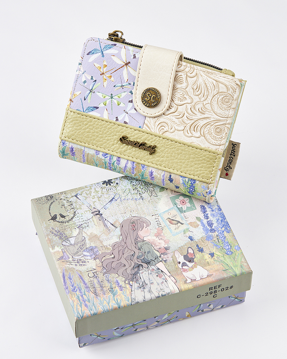 Sweet Candy Γυναικείο Πορτοφόλι με Μοτίβο Λεβάντας & Θήκες Οργάνωσης – Lavender Walk
