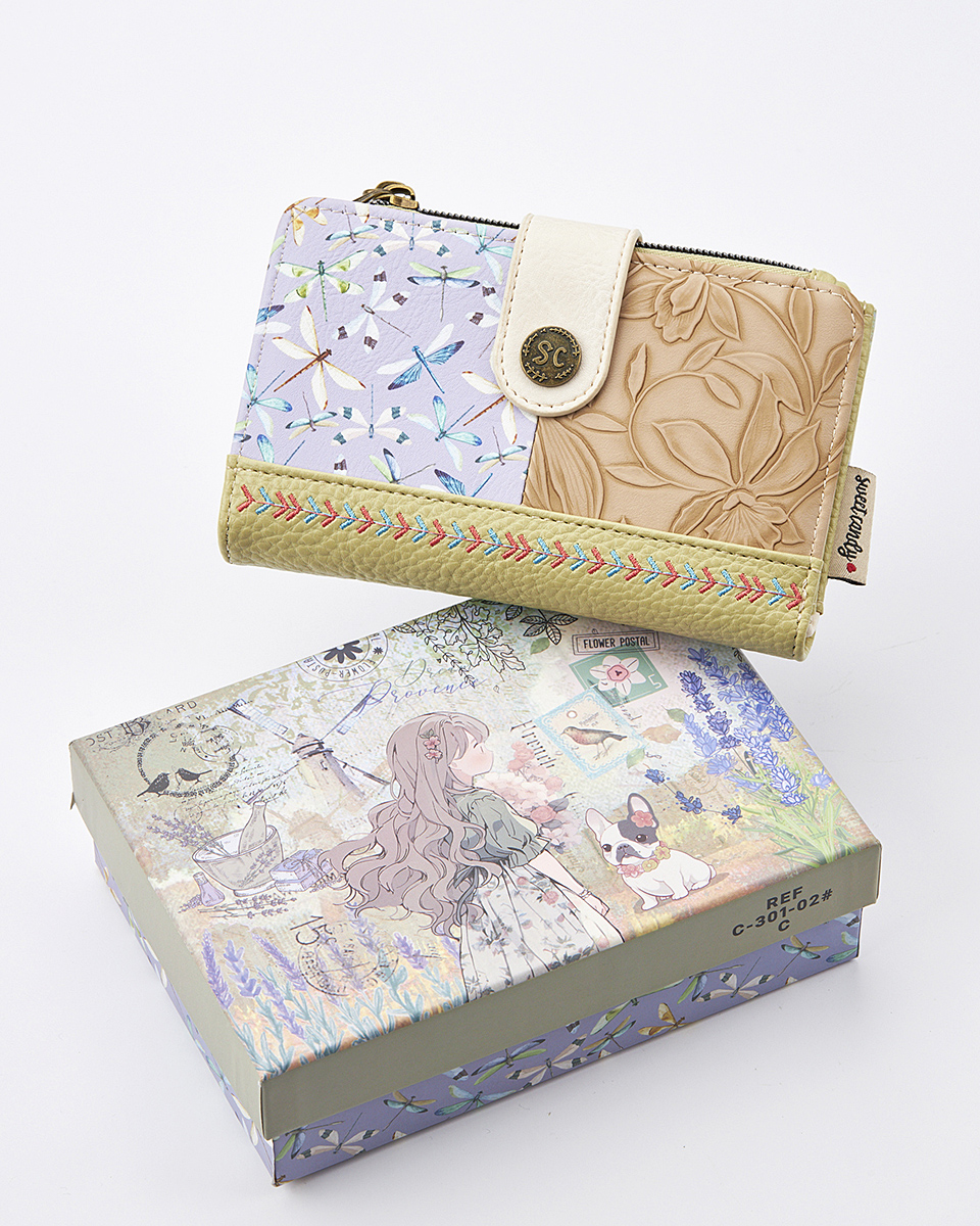 Sweet Candy Γυναικείο Πορτοφόλι με Μοτίβο Λεβάντα & Αναδιπλούμενη Θήκη – Lavender Walk